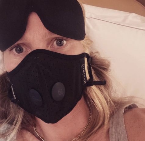 Gwyneth Paltrows face mask selfie