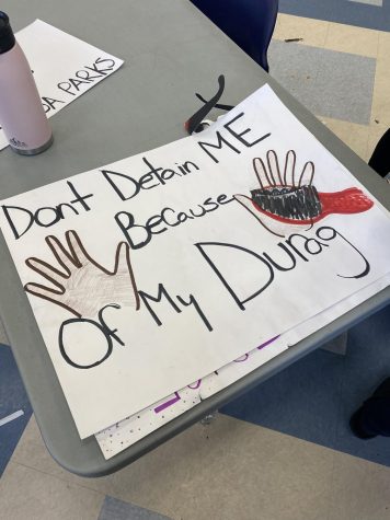 Students protested the ban on durags and the debatable use of the word detain in messages from administration. Photograph taken by Camille Bugayong.